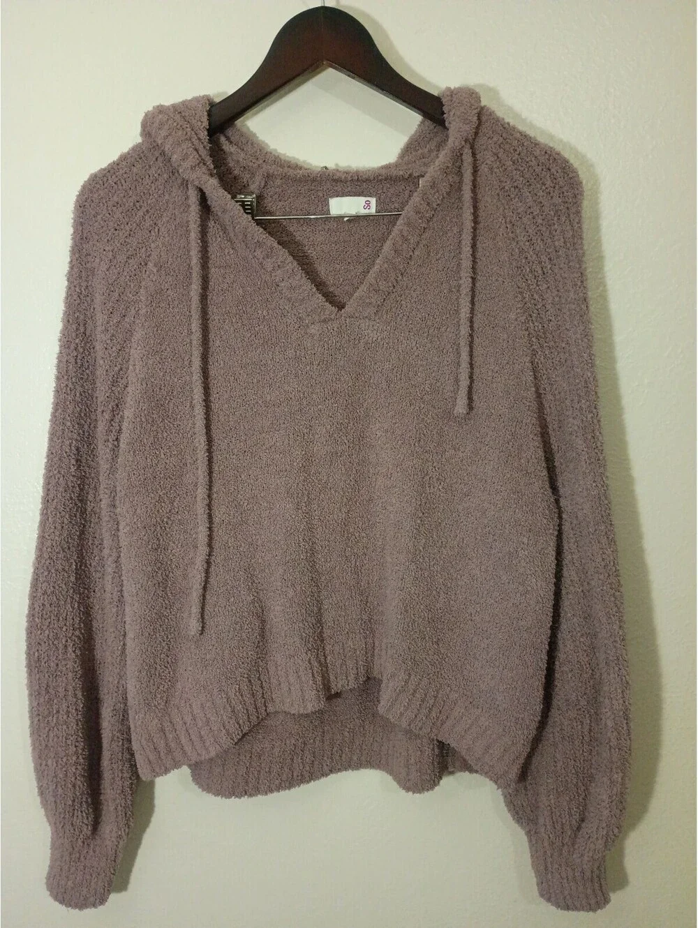 SO Cozy Textured V-Neck Hoodie Sweater in Mauve, Size Large